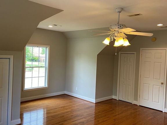 5th image of 2128 Lamont St