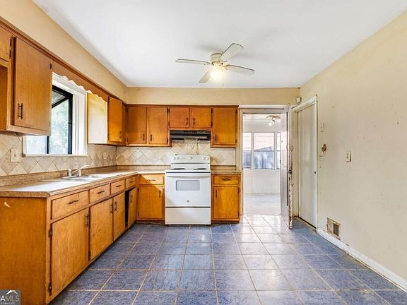 4th image of 2967 Toney Dr
