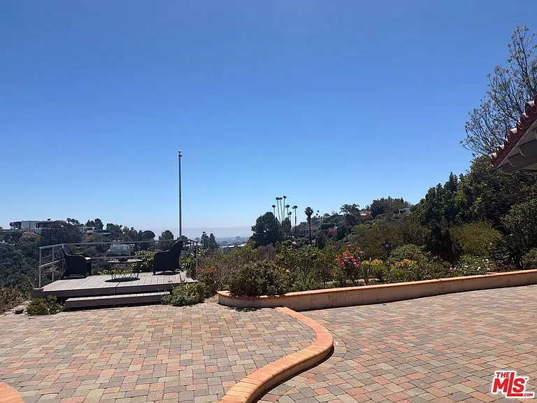 10723 Stradella Ct — Photo 15