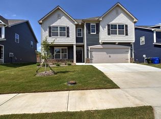 196 Fox Cove Rd, Hendersonville, NC 28792