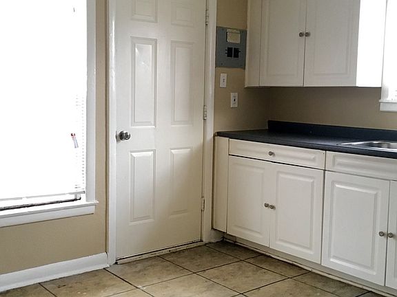 3rd image of 4305 Joy Lee St