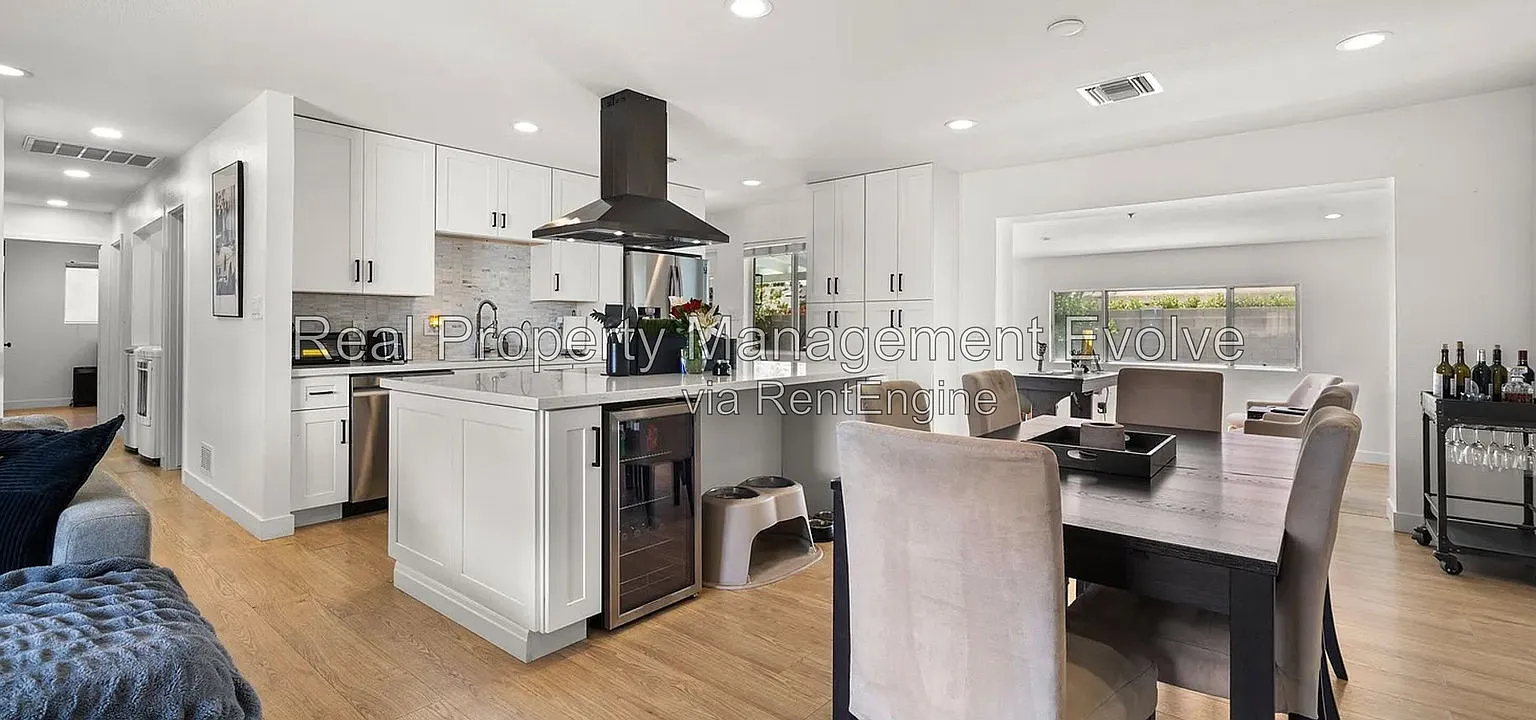 4 bed, 2.0 bath, 1810 sqft, $3,990 — Photo 3