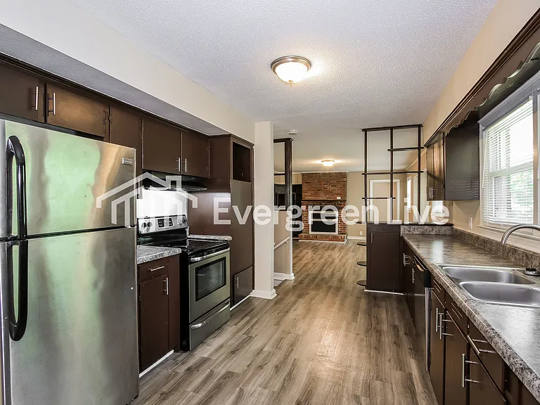 1114 Evans Rd — Photo 6