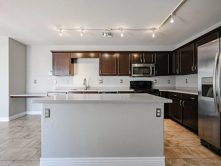 3385 E Longhorn Dr — Photo 34