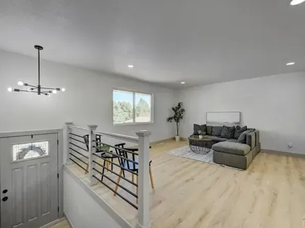 6 Echo Pl, Pueblo, CO 81003