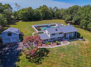 2157 Lake Minsi Dr, Bangor, PA 18013