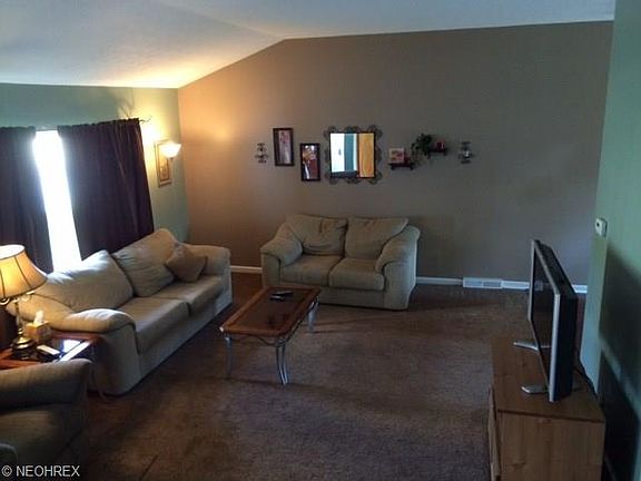 3rd image of 23361 Sharon Dr