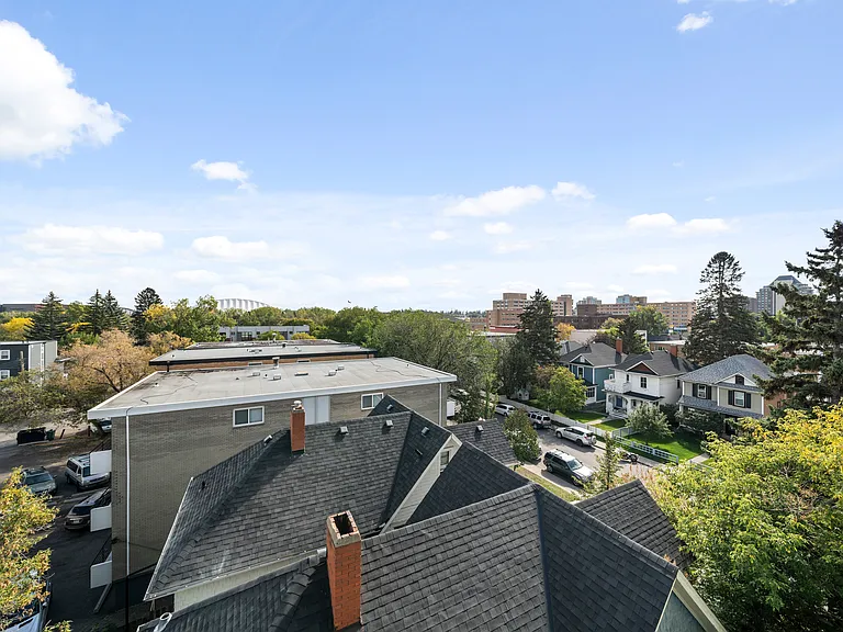328 21st Ave SW #501 — Photo 18