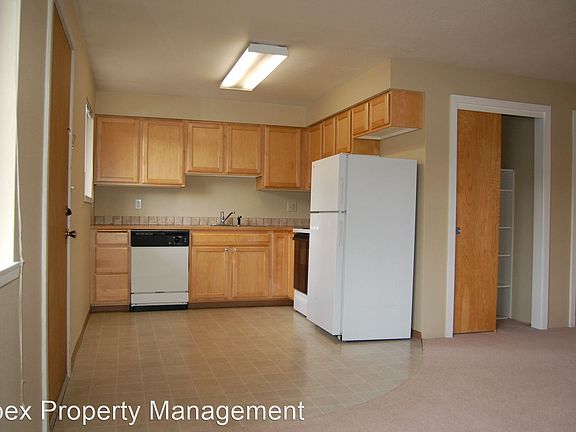 3rd image of 1034 24th St #1034
