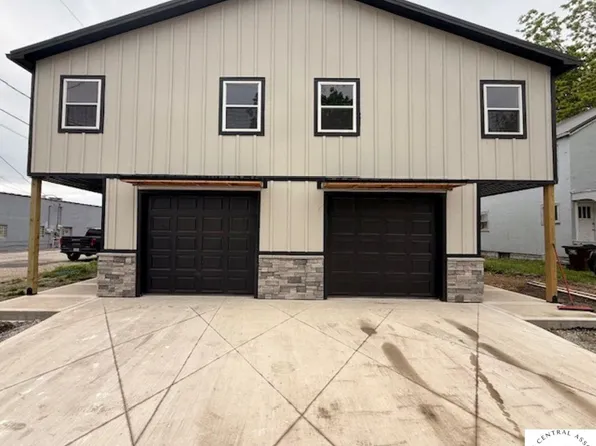 214 W Jefferson St, Clinton, MO 64735