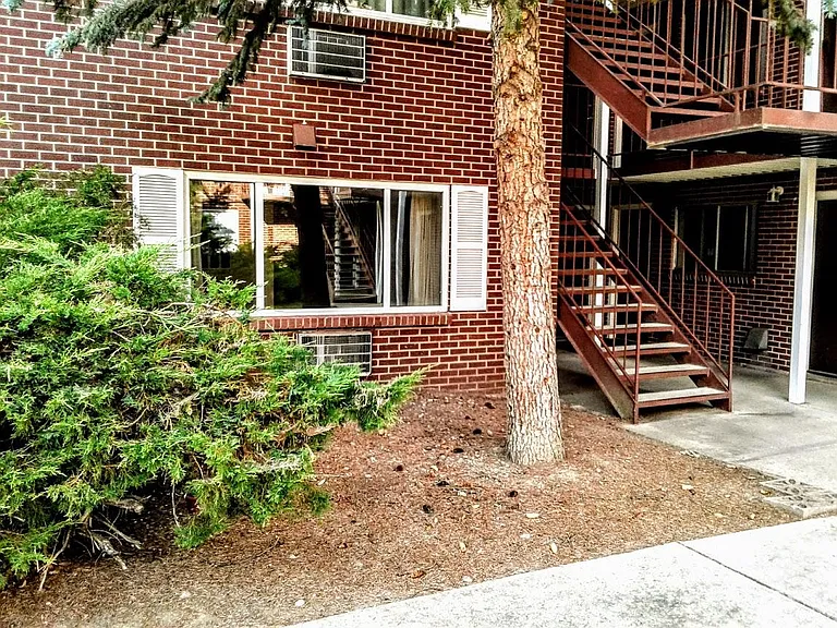 Royal Village Apartment Homes 205 — Photo 8