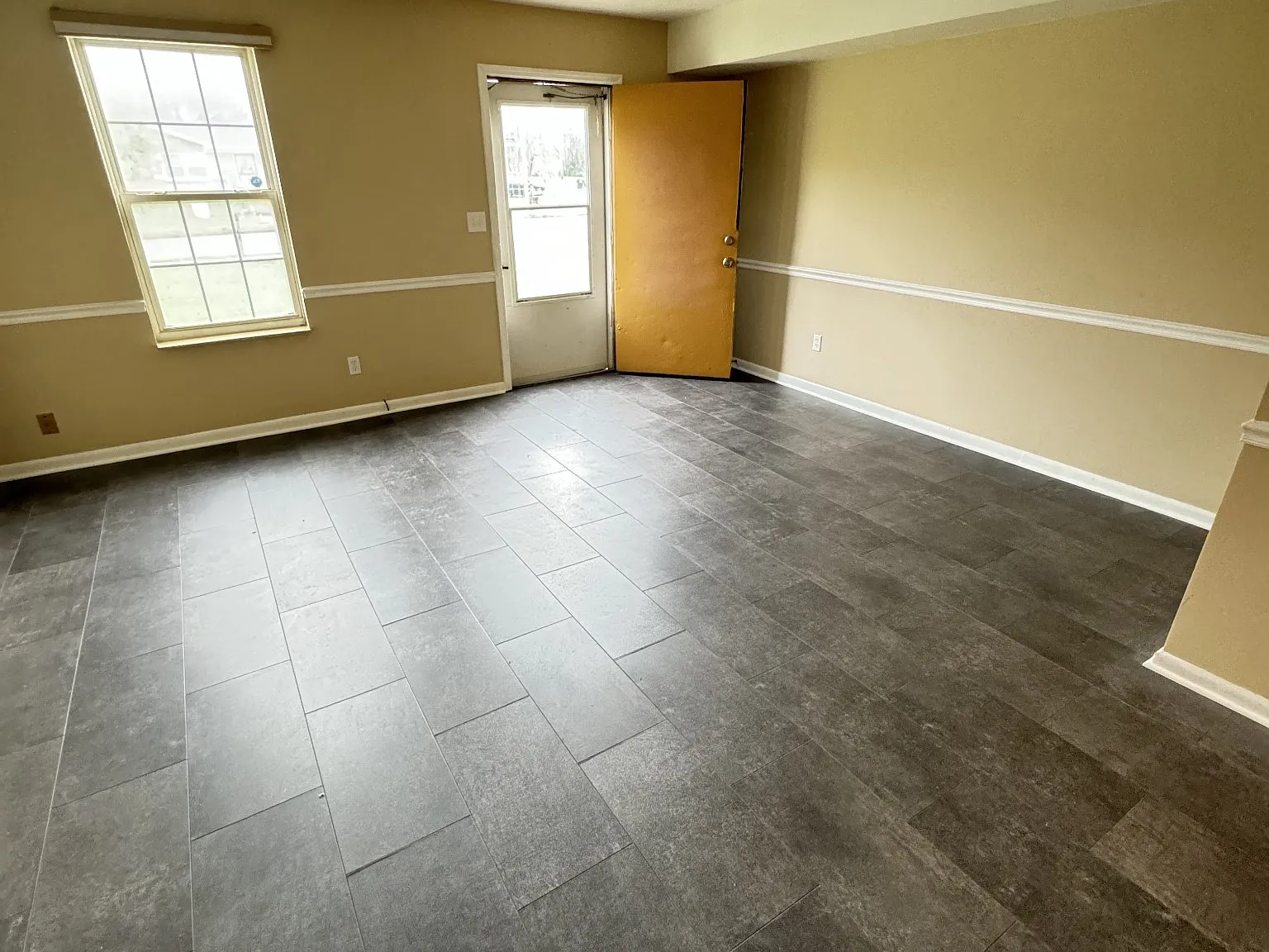 2 bed, 1.5 bath, 1100 sqft, $1,195 — Photo 4
