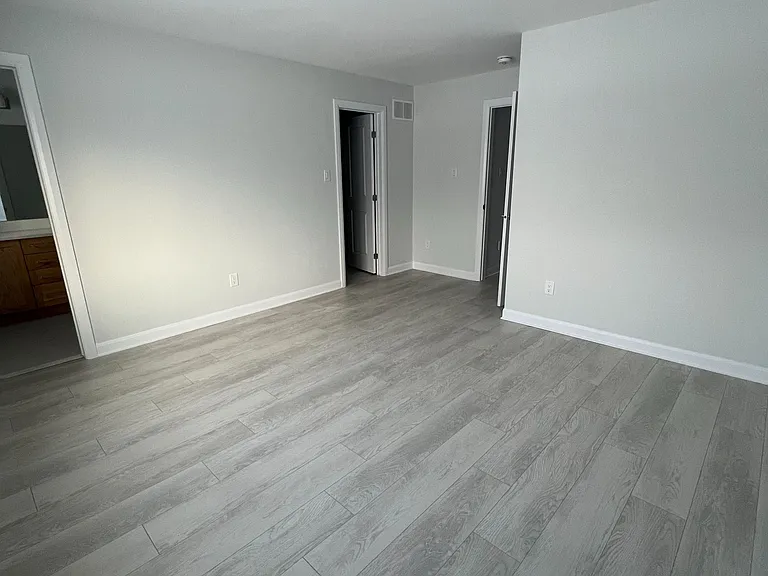 144 Invention Blvd — Photo 12