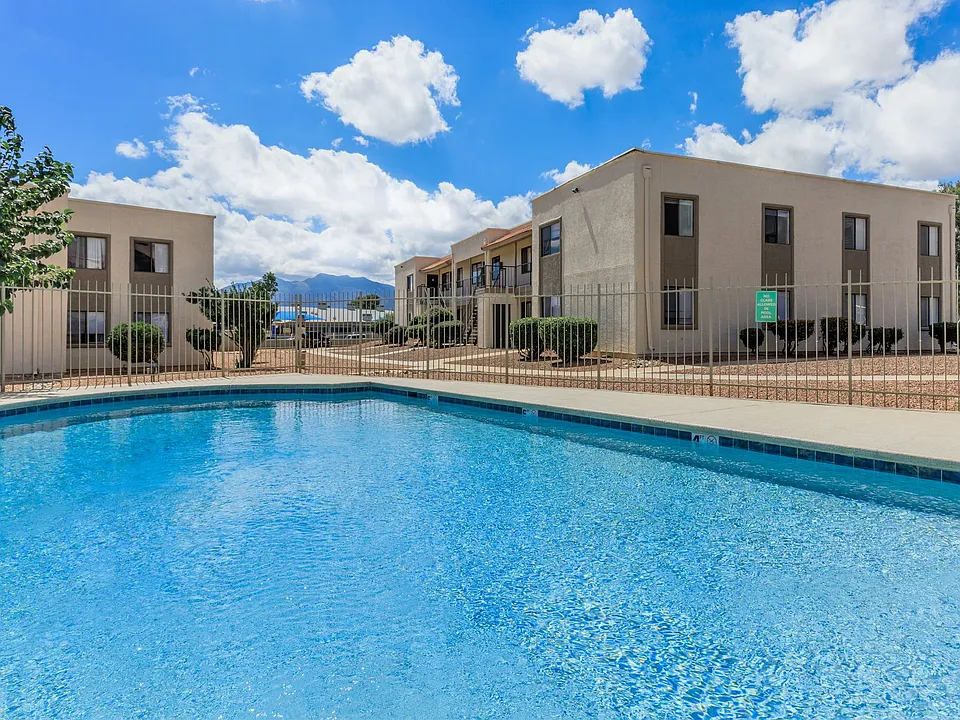 Falcon Court Apartments