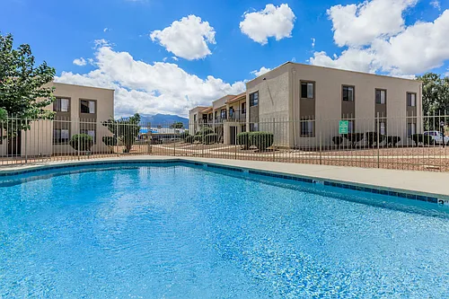 Falcon Court Apartments Photo 1