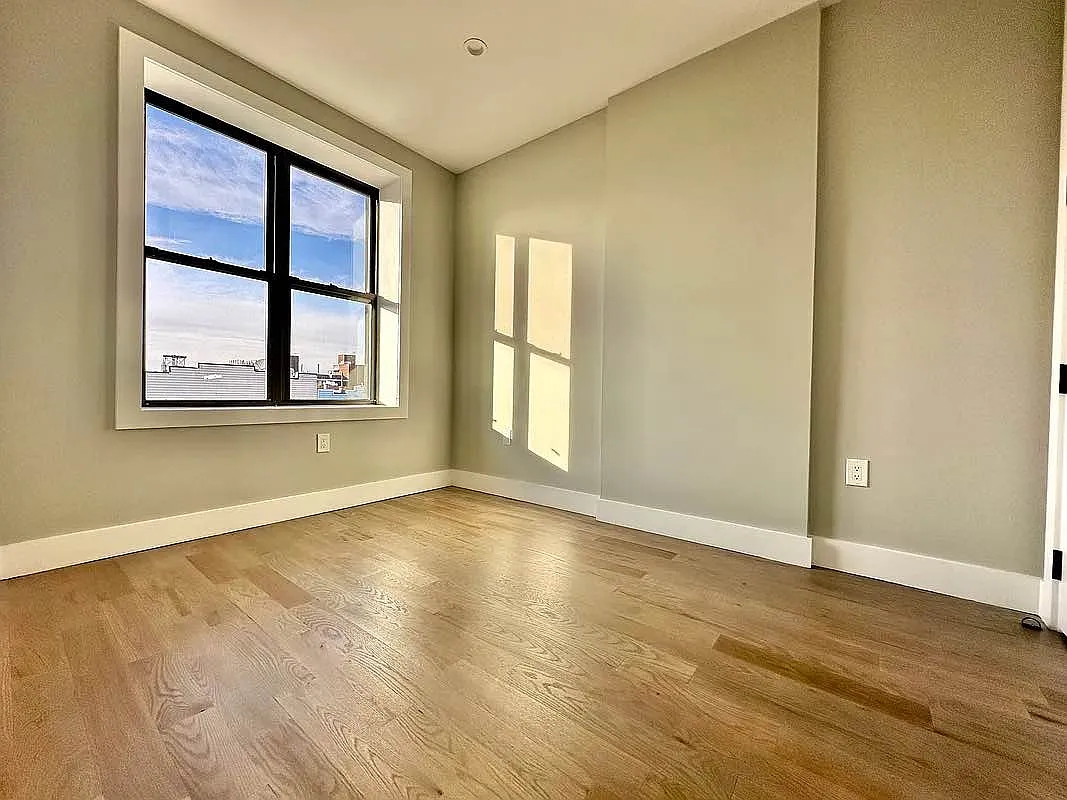 Building Photo - 254 Melrose St #1G