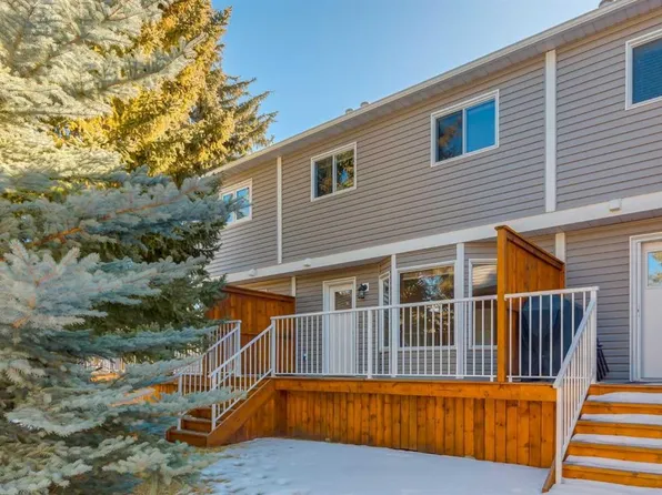 128 SE Cedarwood Park SW, Calgary, AB T2W 5N9