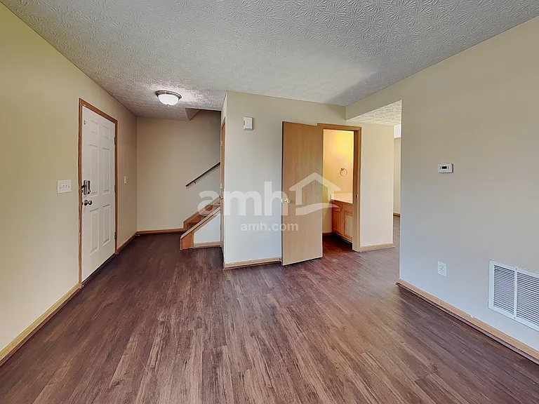 8245 Crete Ln — Photo 8