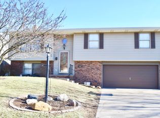 336 Juniper Ln, East Peoria, IL 61611