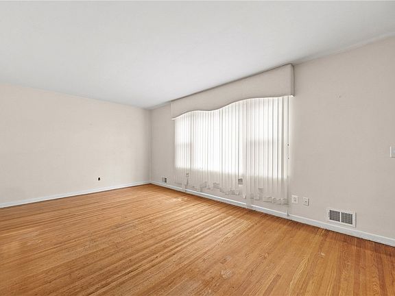 4th image of 155 Burley Rd