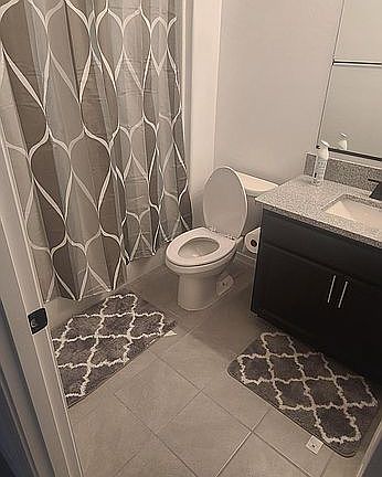 5th image of 249 E Hawaii Dr