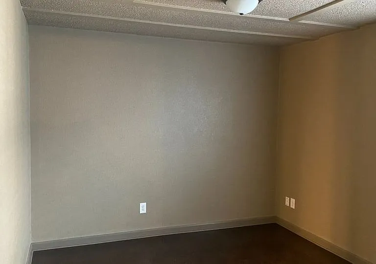 1216 Elm Ct — Photo 11
