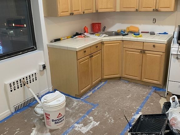 4th image of 100 W 27th St APT 4N