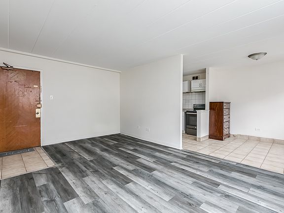 5th image of 2025 W Granville Ave APT 305