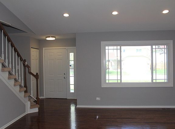 3rd image of 1079 E Meadow Lake Dr