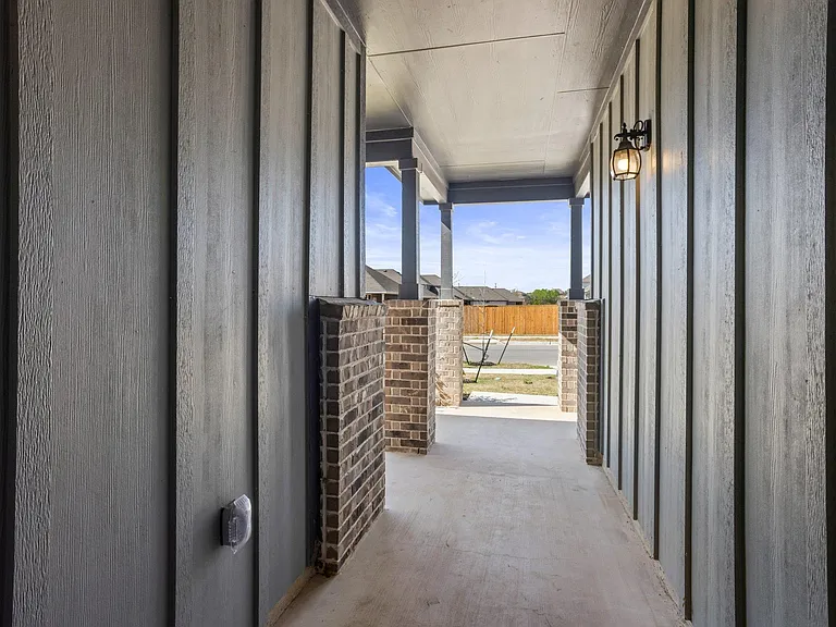 305 Brooks Ranch Dr — Photo 5