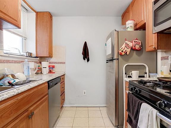 3rd image of 121 Garrison Ave APT 102