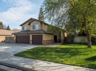 2242 Celeste Ave, Clovis, CA 93611