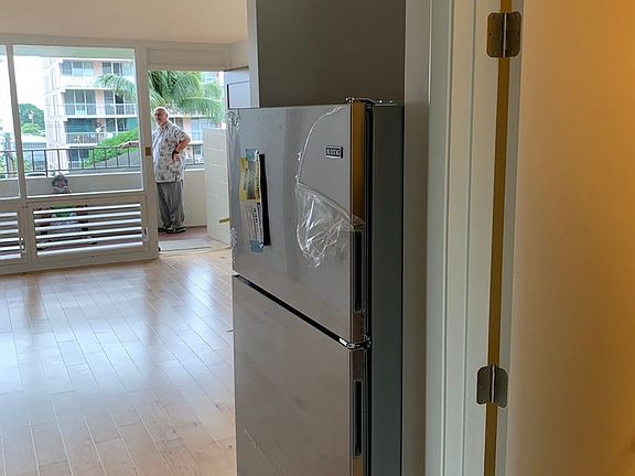 5th image of 1710 Makiki St APT 402