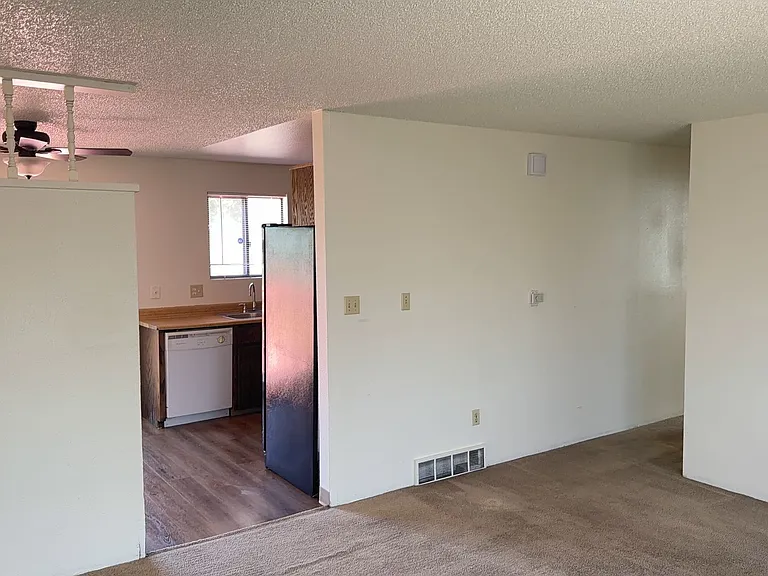 4988 Ivor Dr — Photo 12