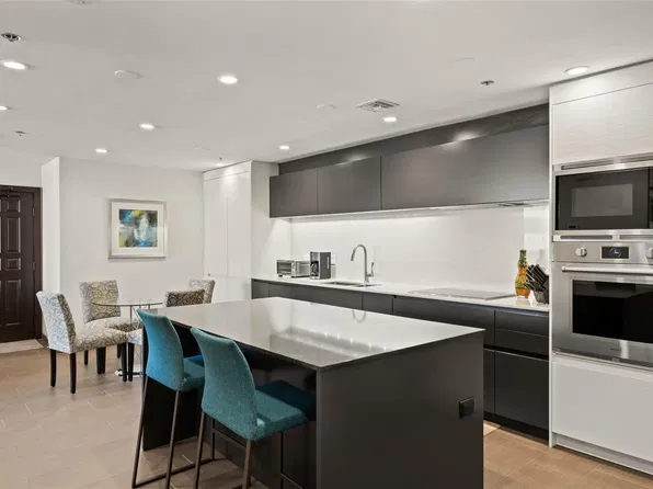 40 N Interstate Highway 35 APT 2C1, Austin, TX 78701