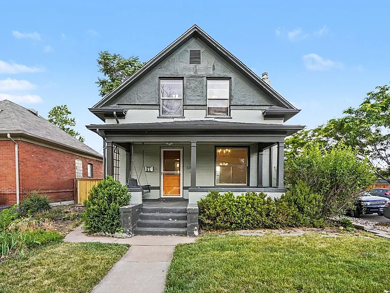 1301 S Lincoln St — Photo 1
