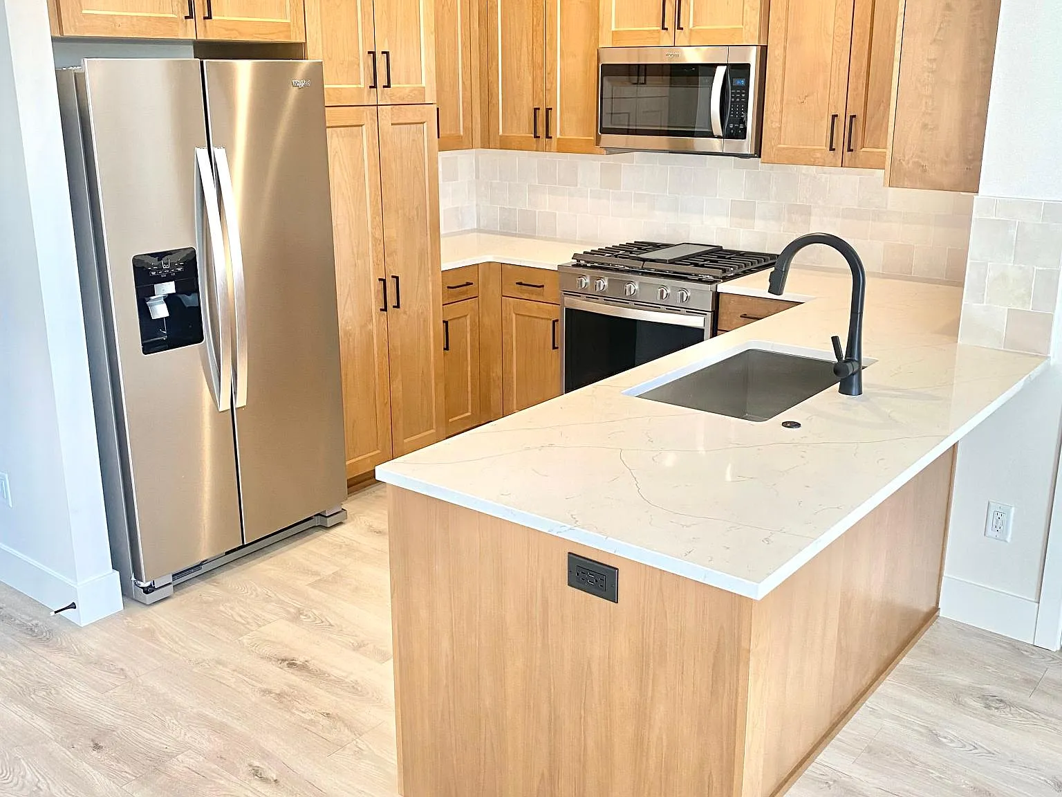 3 bed, 2.5 bath, 1450 sqft, $2,495 — Photo 3