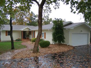 175 Pinewood Dr, Reeds Spring, MO 65737