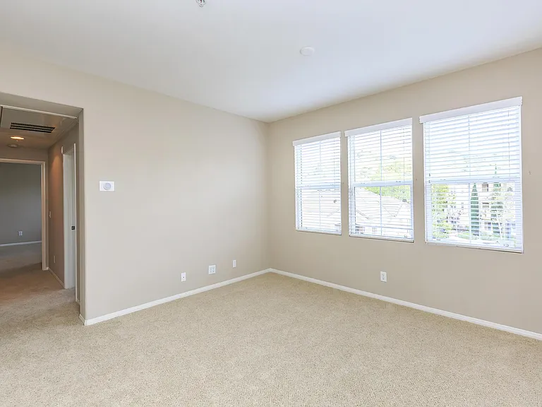 Laurel Terrace Apartment Homes — Photo 40