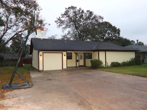 890 Parsons Dr, Beaumont, TX 77706