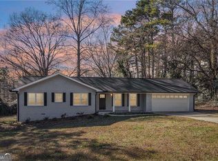 507 Castleaire Dr, Stone Mountain, GA 30087