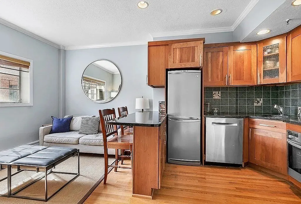 1 bed, 390 sqft, $2,800 — Photo 2