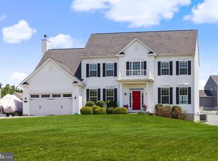 170 Chesterfield Dr, Falling Waters, WV 25419