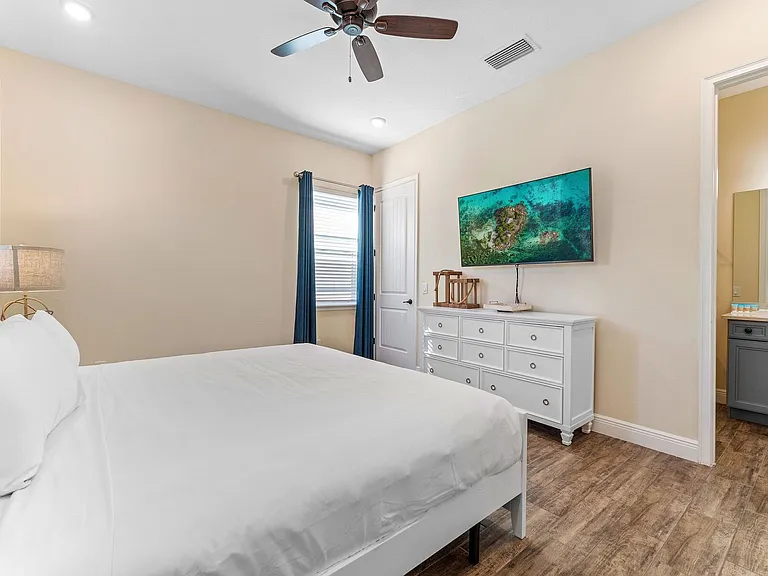 8121 Surf St — Photo 37