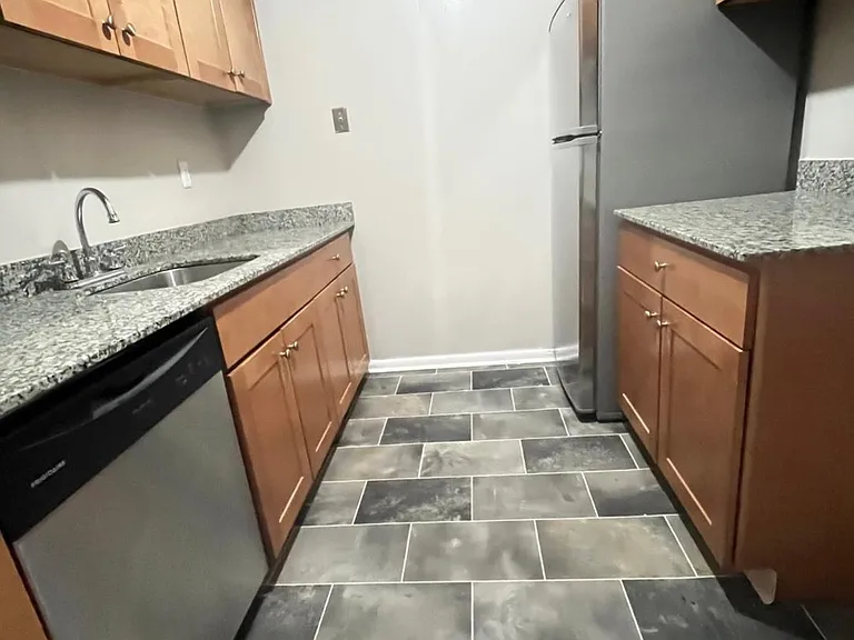 Creekside Apartments — Photo 35