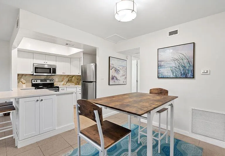 2319 Tamarind Dr #102 — Photo 6