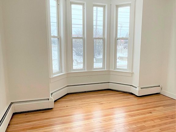 3rd image of 143 Oak Street