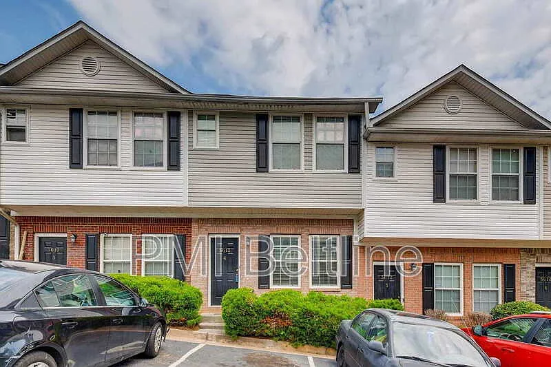 3 bed, 2.5 bath, 1224 sqft, $2,050 — Photo 1
