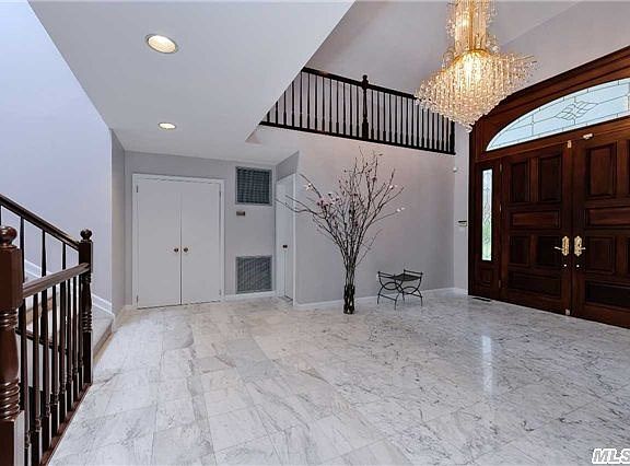 2nd image of 2 Astor Ln