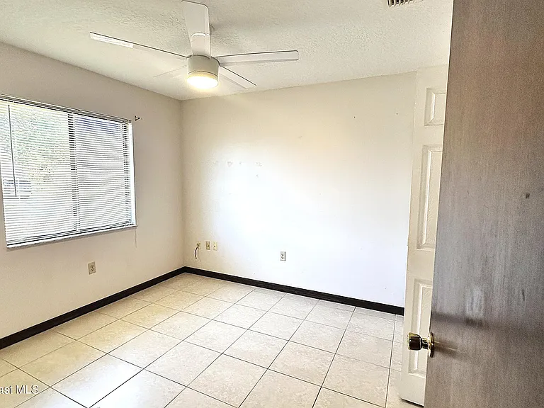 931 Commerce Rd SE — Photo 14